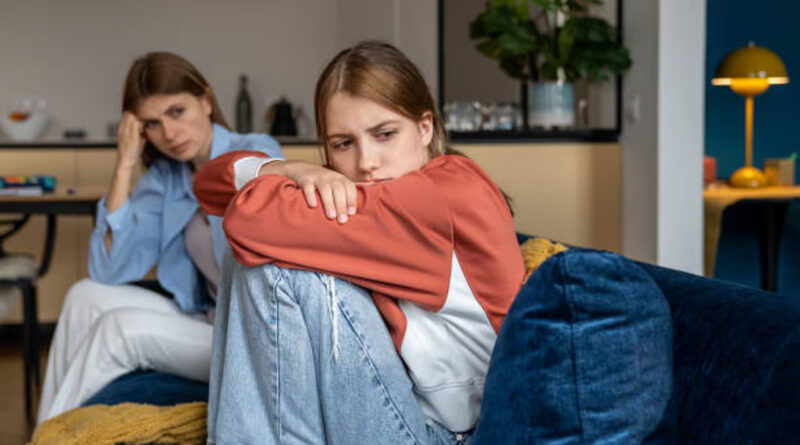 3 reasons why teen children distance themselves from their parents