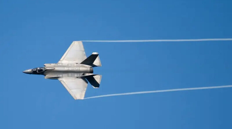 A US Navy F-35