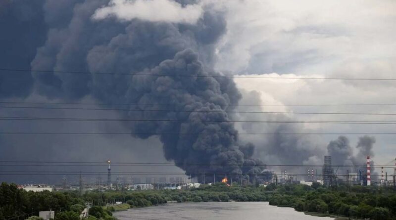 Thick plumes of smoke with flames rise from an oil refinery following a Ukrainian drone attack in the course of Russia-Ukraine conflict, in Moscow, Russia, June 18, 2026